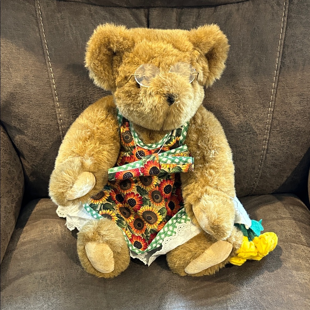 Vermont Teddy bear company presents movable bear arms legs, and head 18 inches